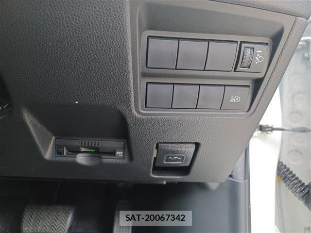 Toyota YARIS 2021-07 8247275-7