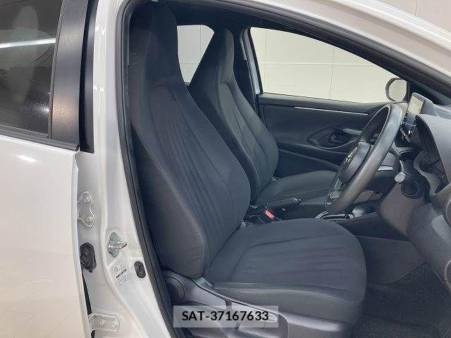 Toyota YARIS 2021-07 8247271-10
