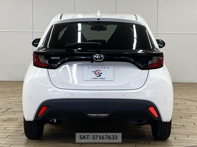 Toyota YARIS 2021-07 8247271-15
