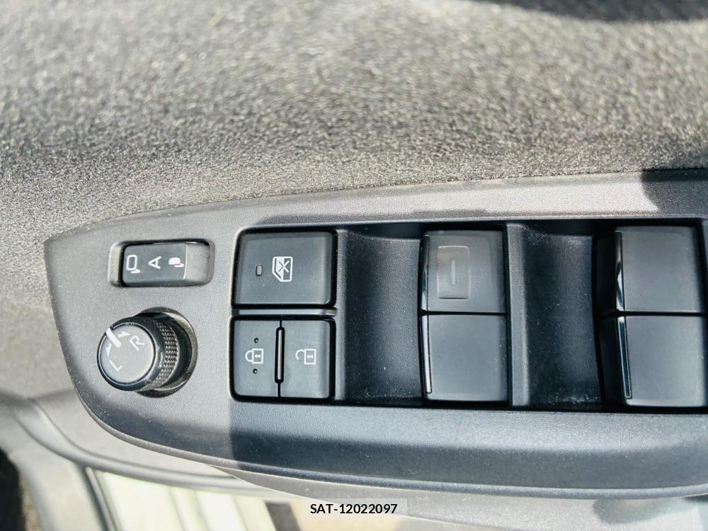 Toyota YARIS 2022-07 8111253-20