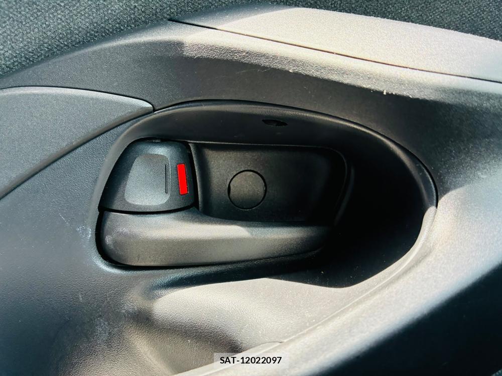 Toyota YARIS 2022-07 8111253-21