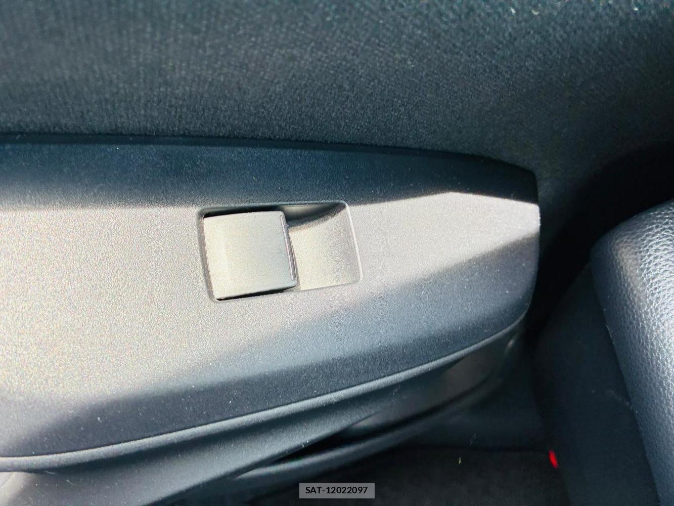 Toyota YARIS 2022-07 8111253-22