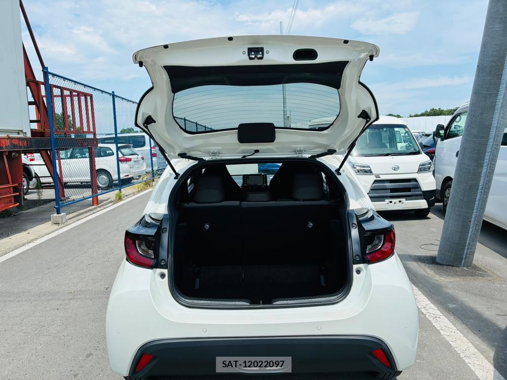 Toyota YARIS 2022-07 8111253-25