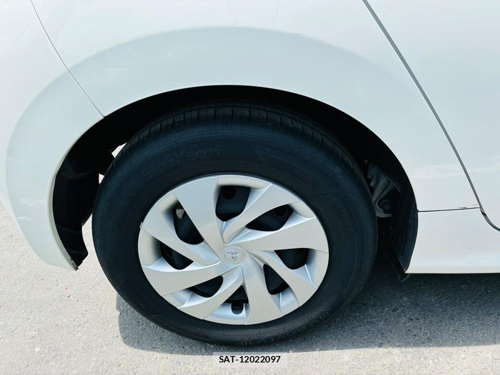 Toyota YARIS 2022-07 8111253-26