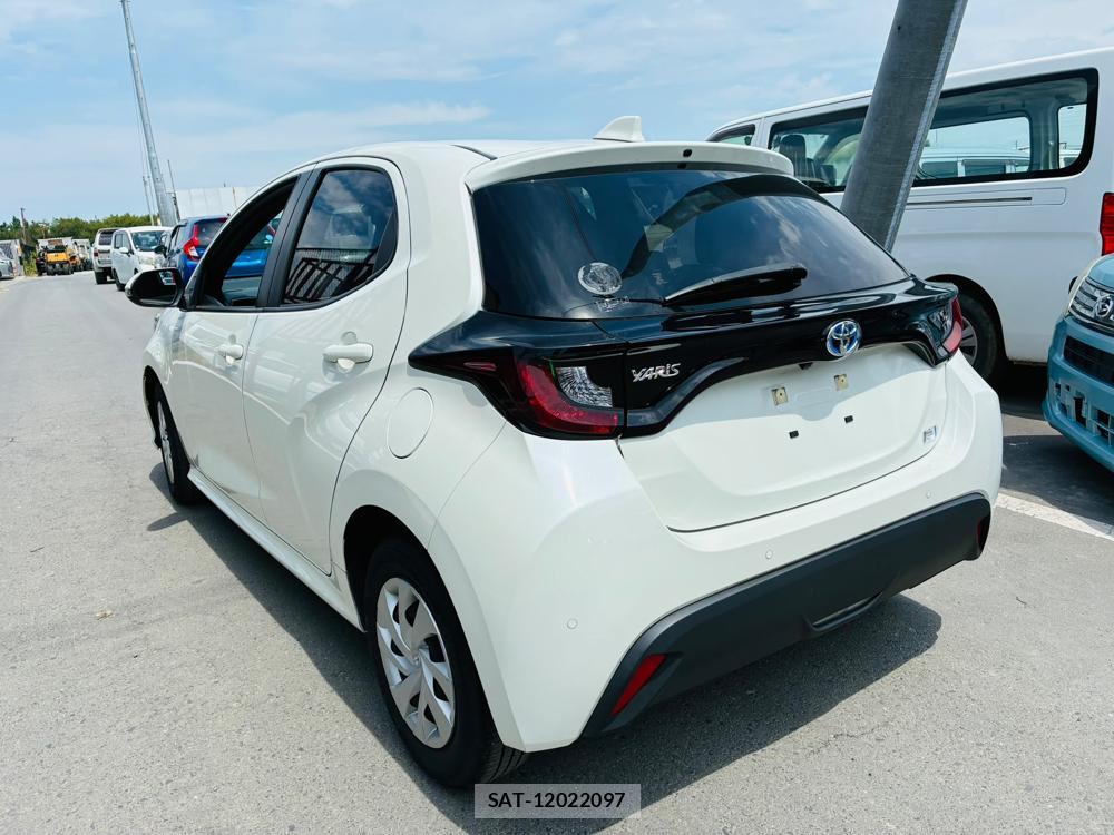 Toyota YARIS 2022-07 8111253-2