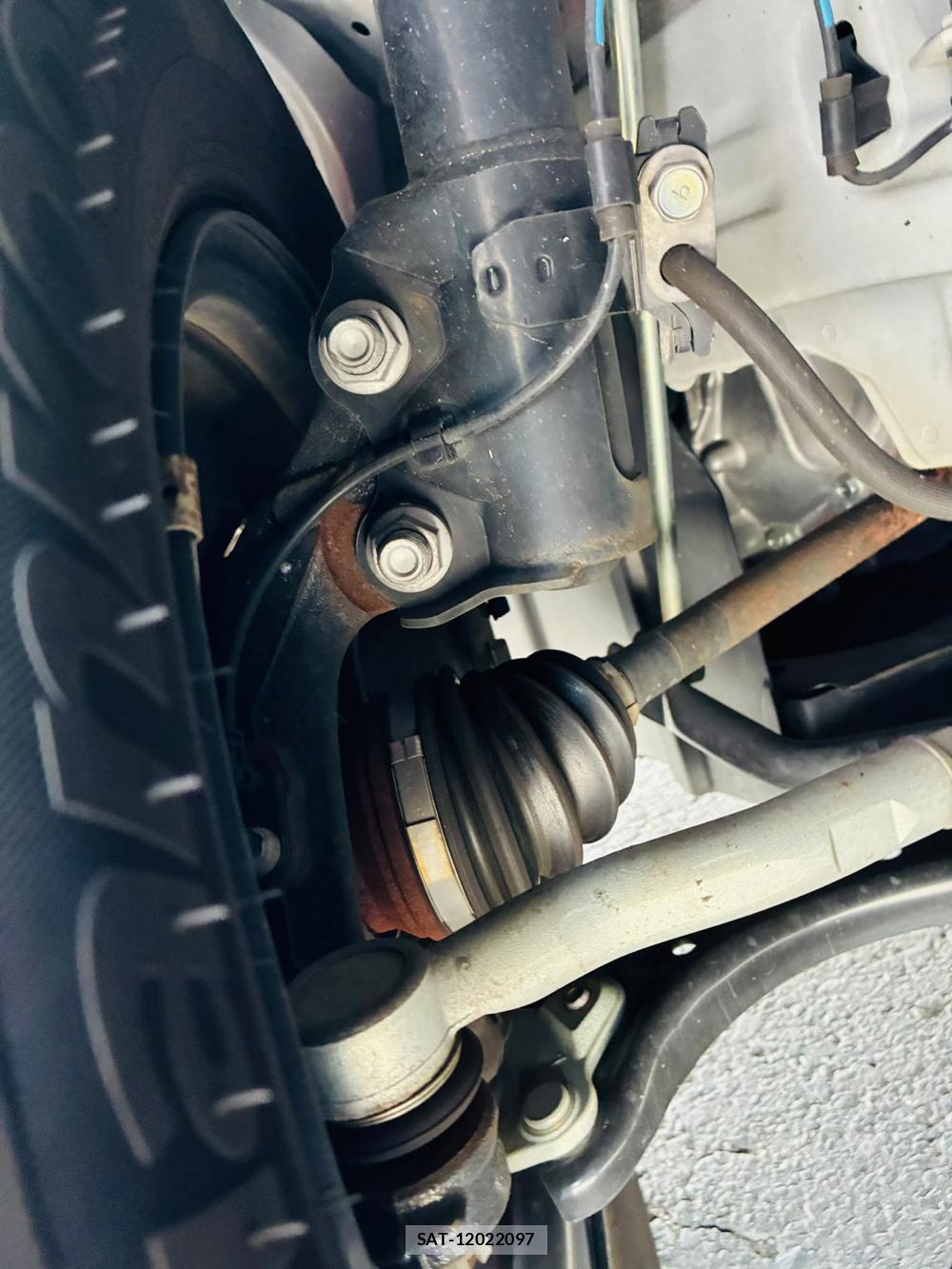 Toyota YARIS 2022-07 8111253-32