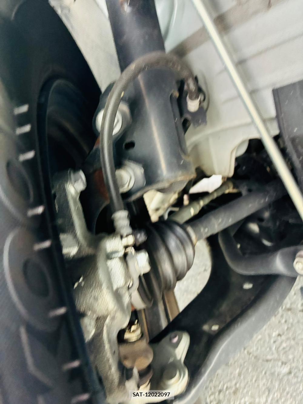 Toyota YARIS 2022-07 8111253-33