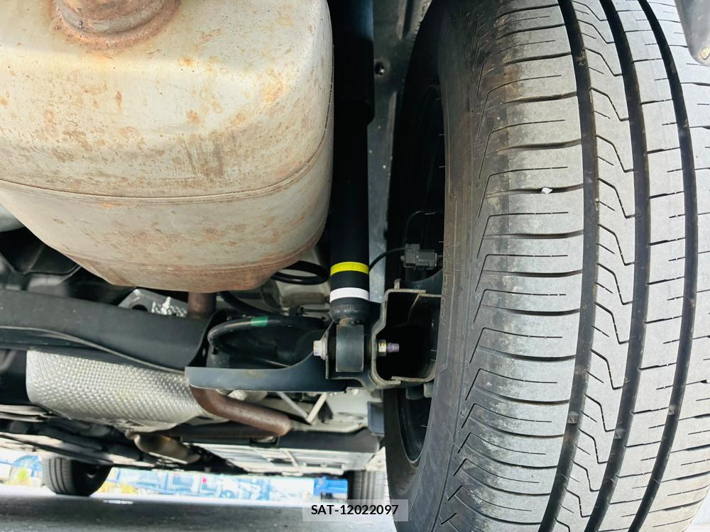 Toyota YARIS 2022-07 8111253-35