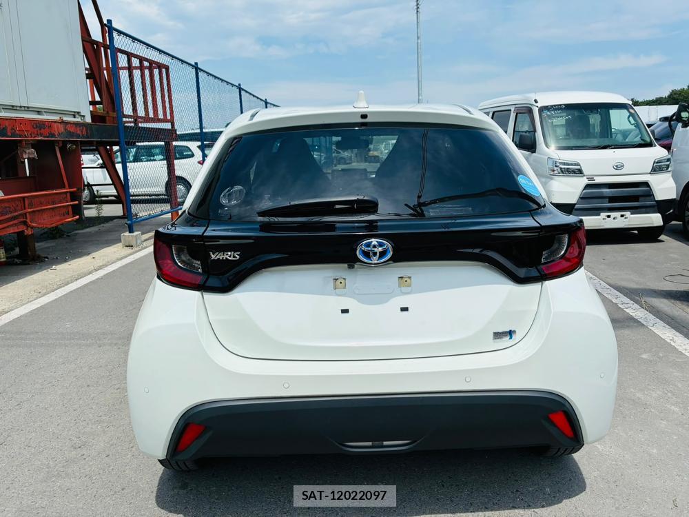 Toyota YARIS 2022-07 8111253-3