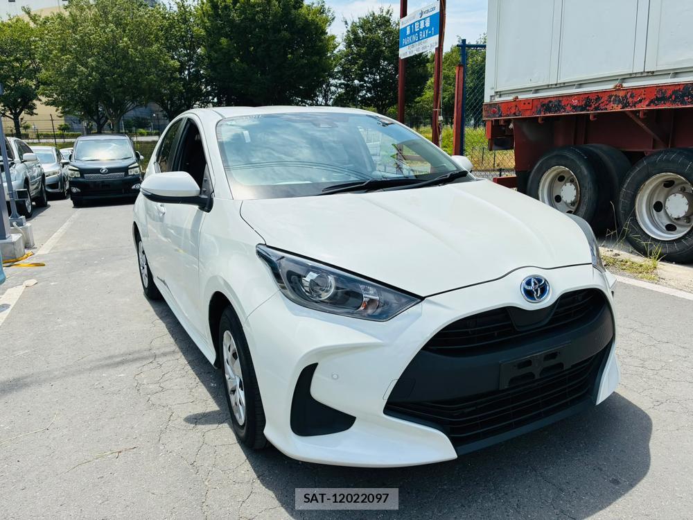 Toyota YARIS 2022-07 8111253-6