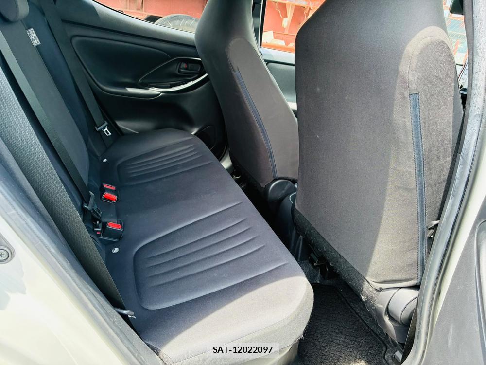 Toyota YARIS 2022-07 8111253-8