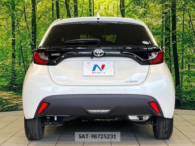 Toyota YARIS 2020-07 8247270-14