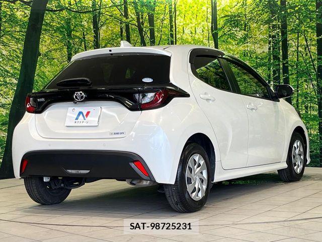 Toyota YARIS 2020-07 8247270-16