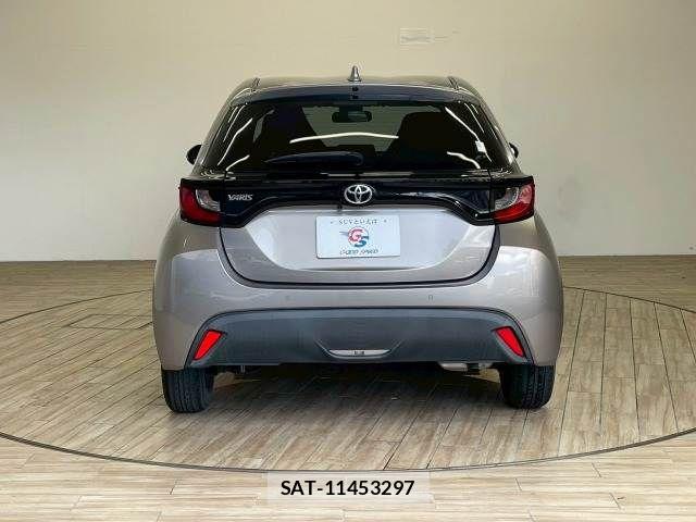 Toyota YARIS 2020-04 8247276-12