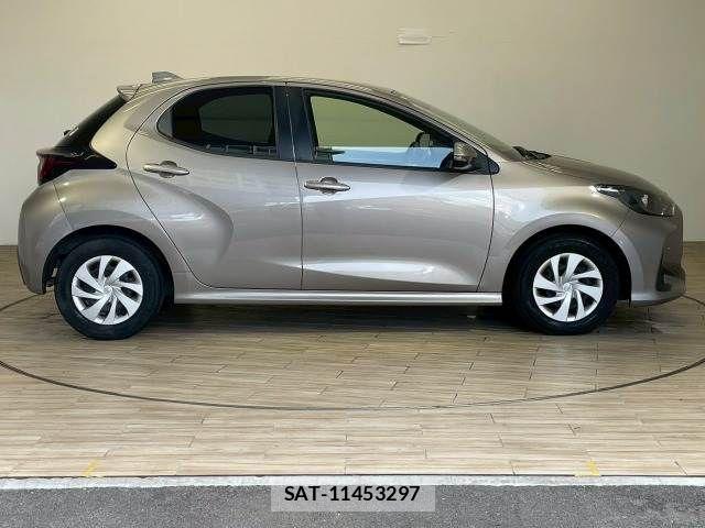 Toyota YARIS 2020-04 8247276-14