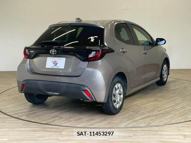 Toyota YARIS 2020-04 8247276-16