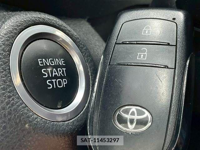 Toyota YARIS 2020-04 8247276-7