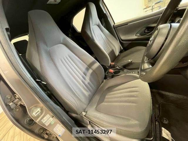 Toyota YARIS 2020-04 8247276-8