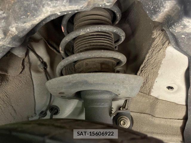 Toyota YARIS 2021-06 8247272-19