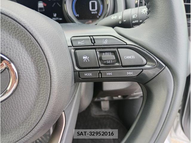 Toyota YARIS 2021-06 8318313-13