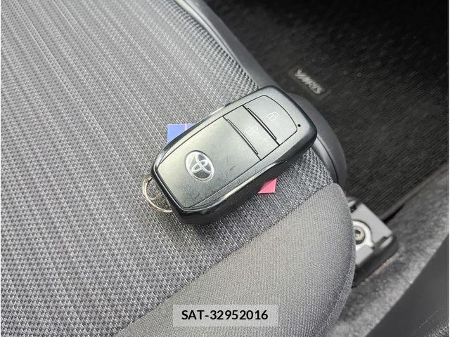 Toyota YARIS 2021-06 8318313-14