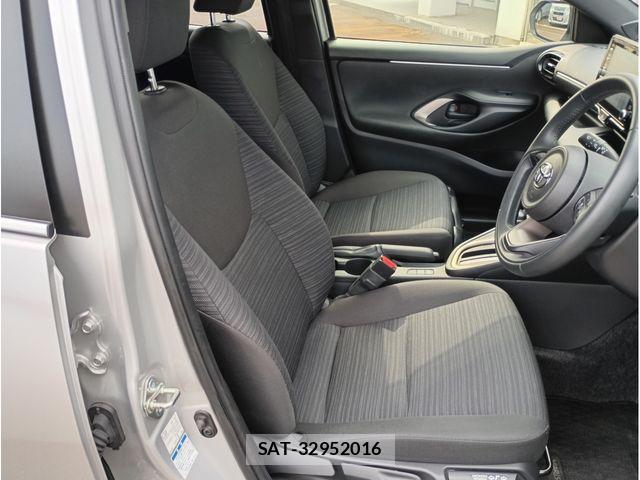Toyota YARIS 2021-06 8318313-5