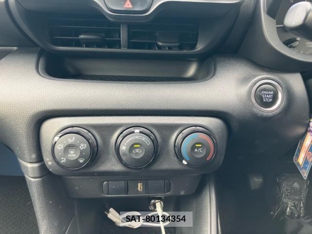 Toyota YARIS 2020-03 8318320-22