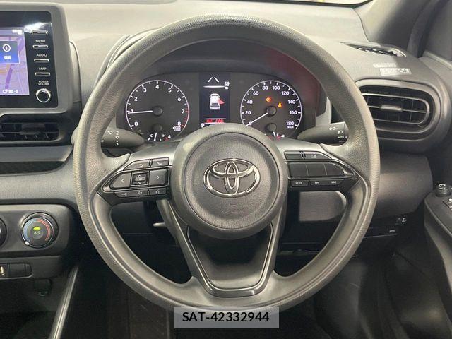 Toyota YARIS 2021-07 8318315-10