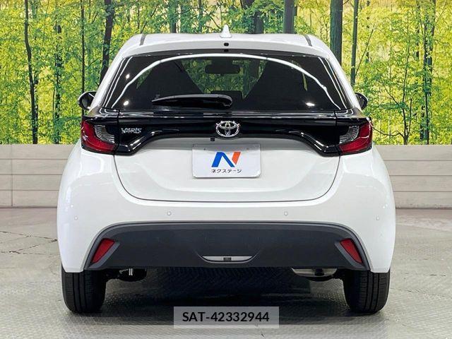 Toyota YARIS 2021-07 8318315-14