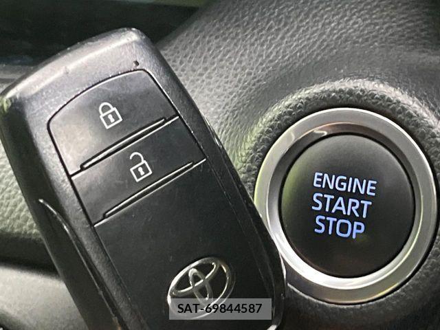 Toyota YARIS 2021-07 8318317-5
