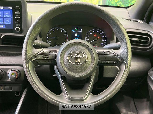 Toyota YARIS 2021-07 8318317-7