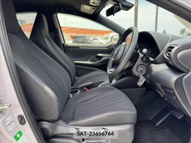 Toyota YARIS 2020-06 8318318-15
