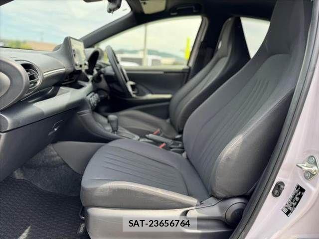 Toyota YARIS 2020-06 8318318-16