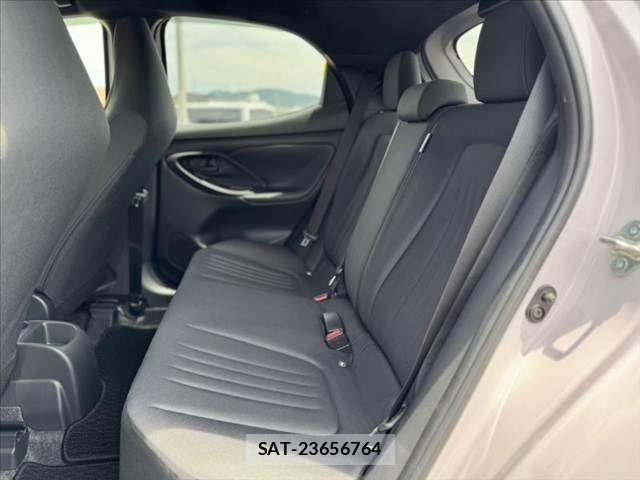 Toyota YARIS 2020-06 8318318-17