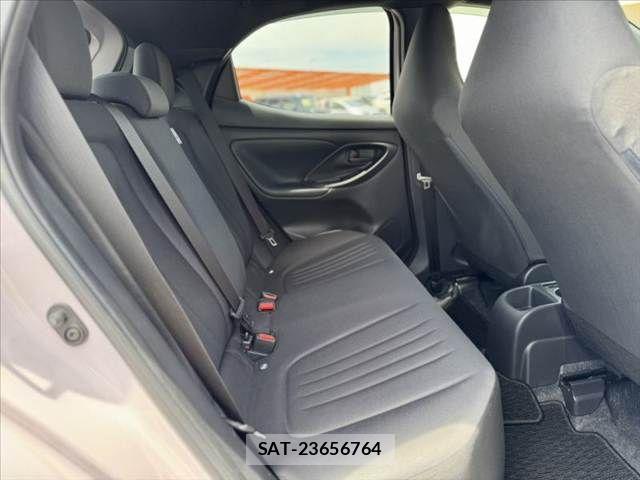 Toyota YARIS 2020-06 8318318-18