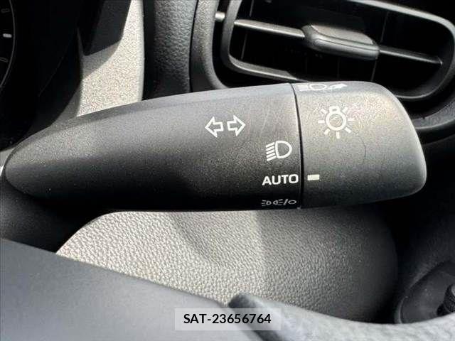 Toyota YARIS 2020-06 8318318-21