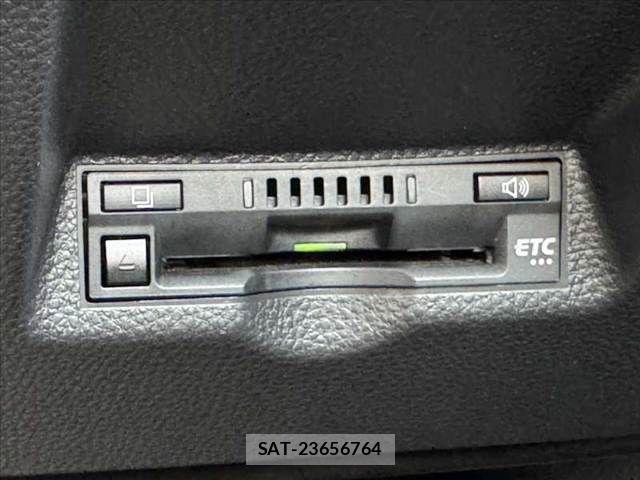 Toyota YARIS 2020-06 8318318-26