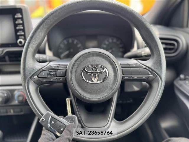 Toyota YARIS 2020-06 8318318-5