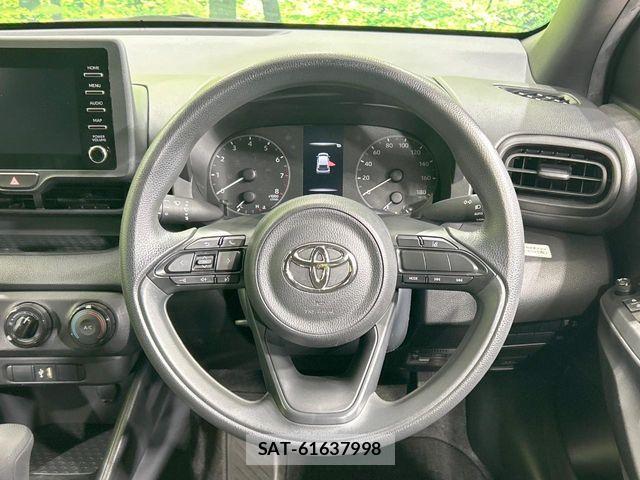 Toyota YARIS 2021-06 8318314-10