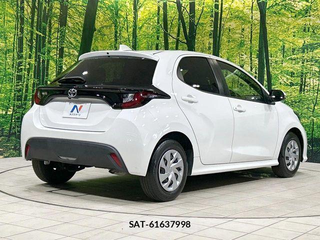 Toyota YARIS 2021-06 8318314-16