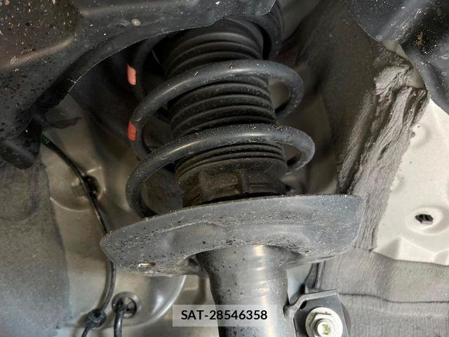 Toyota YARIS 2023-06 8318311-19
