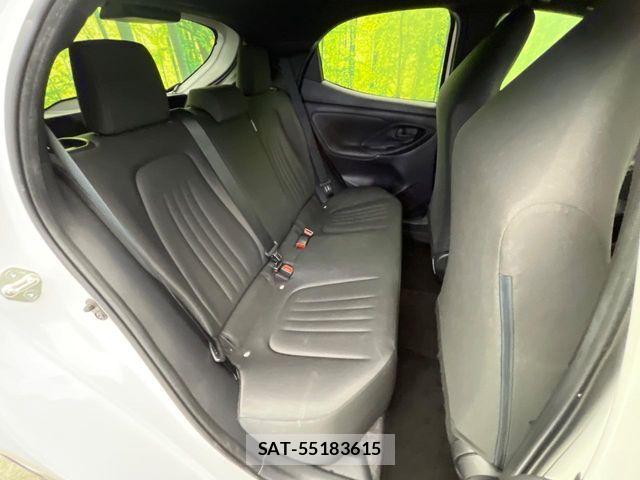 Toyota YARIS 2021-04 8338657-9