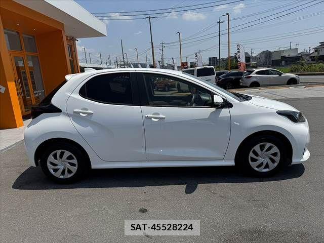 Toyota YARIS 2021-07 8338658-10