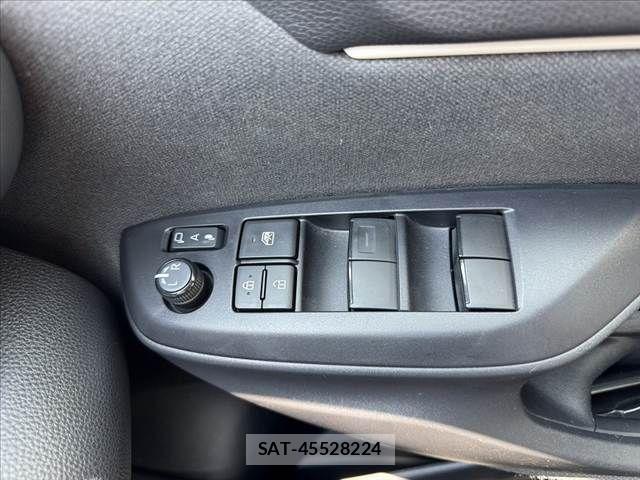 Toyota YARIS 2021-07 8338658-20