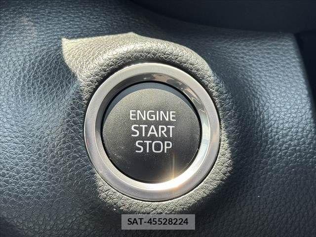 Toyota YARIS 2021-07 8338658-21