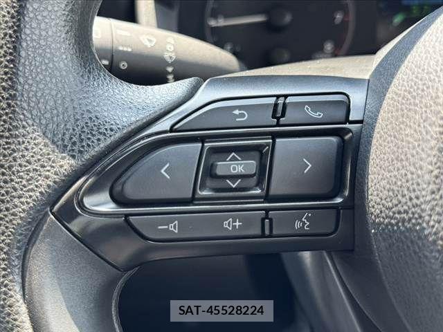Toyota YARIS 2021-07 8338658-23