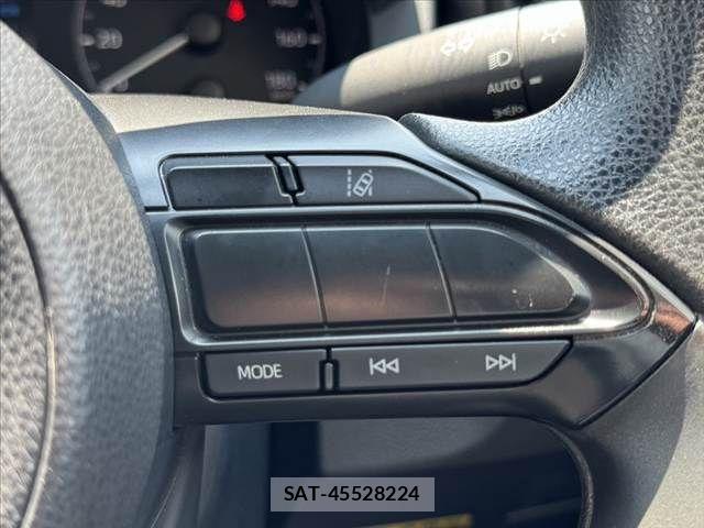 Toyota YARIS 2021-07 8338658-24