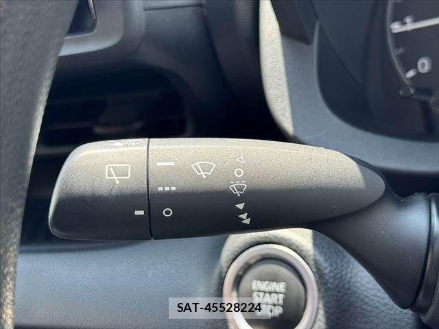 Toyota YARIS 2021-07 8338658-25