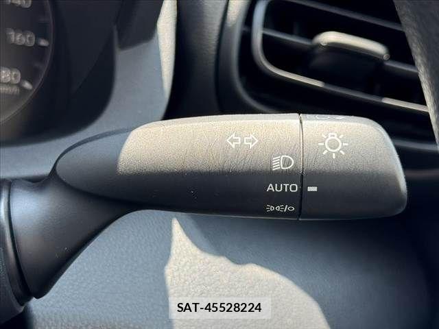 Toyota YARIS 2021-07 8338658-26