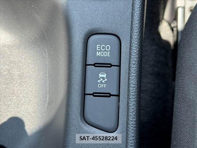 Toyota YARIS 2021-07 8338658-6